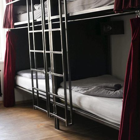 Wake Up Wellness Hostel Брно Экстерьер фото