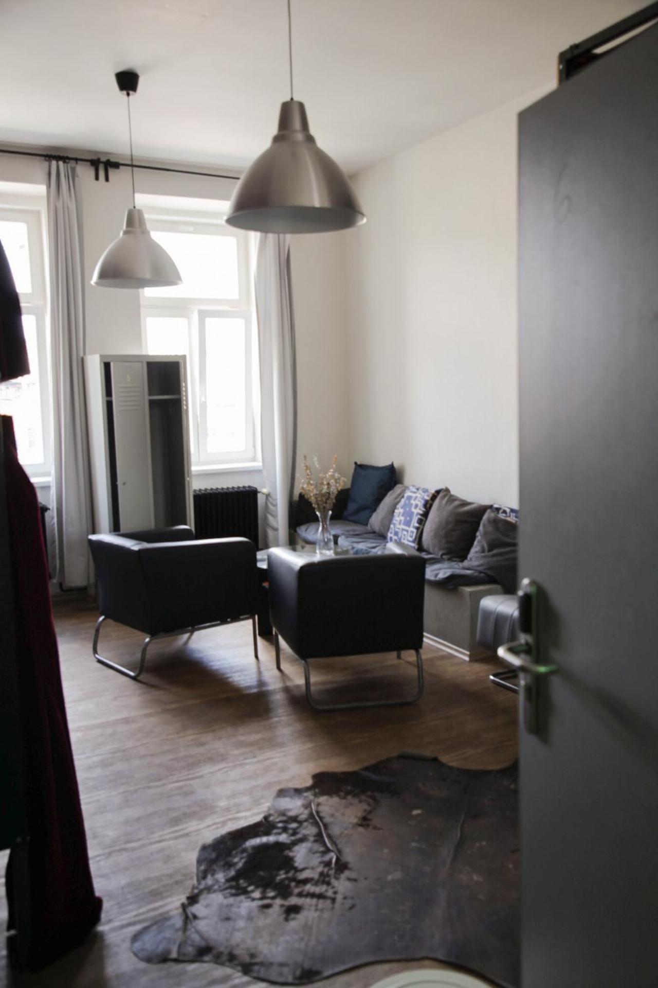 Wake Up Wellness Hostel Брно Экстерьер фото
