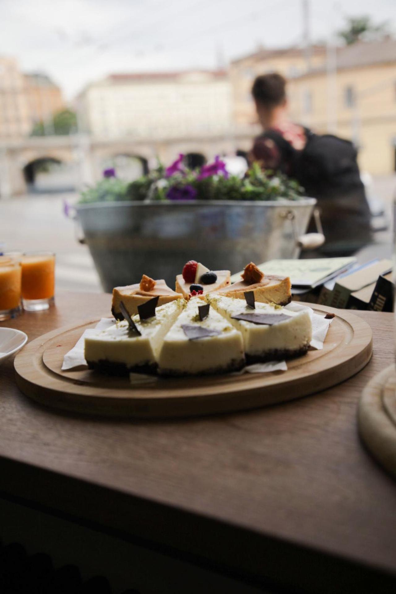 Wake Up Wellness Hostel Брно Экстерьер фото