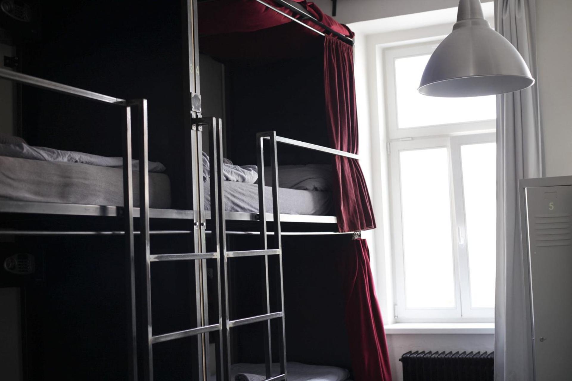Wake Up Wellness Hostel Брно Экстерьер фото