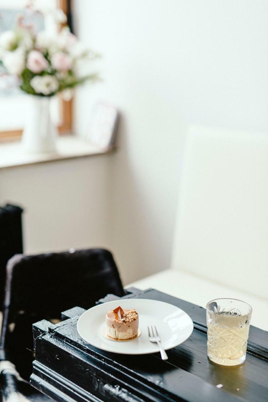 Wake Up Wellness Hostel Брно Экстерьер фото