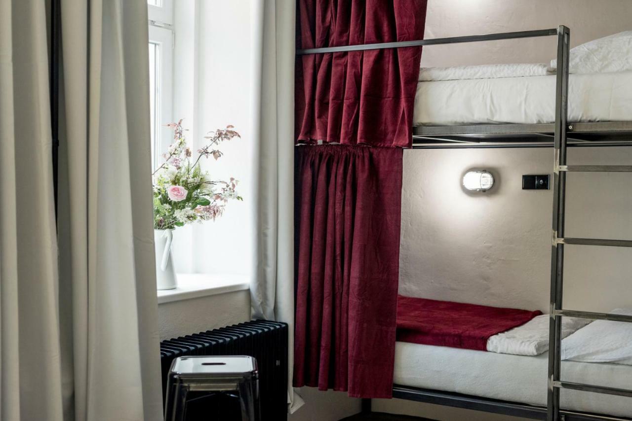 Wake Up Wellness Hostel Брно Экстерьер фото