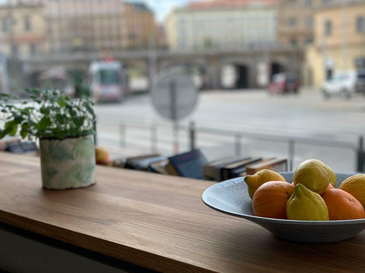 Wake Up Wellness Hostel Брно Экстерьер фото