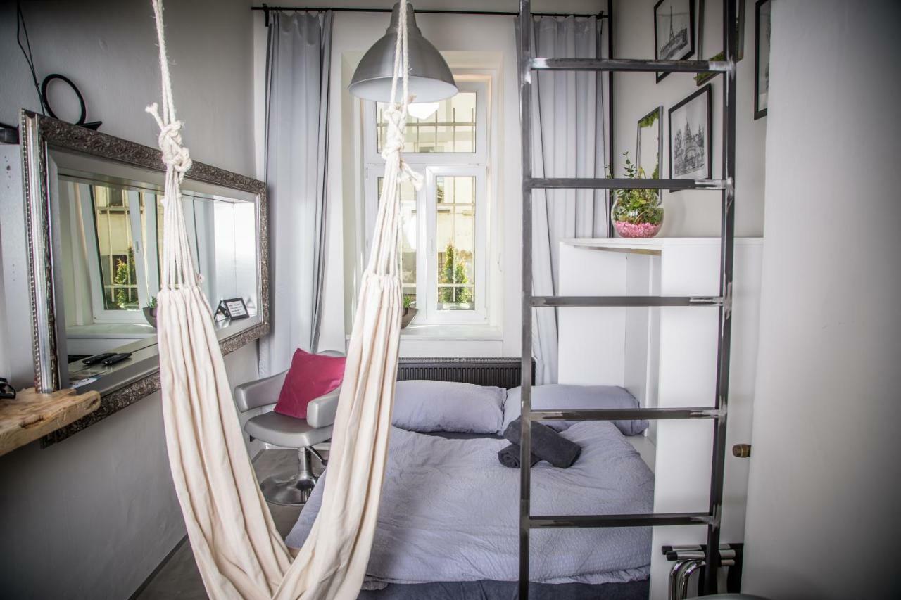 Wake Up Wellness Hostel Брно Экстерьер фото