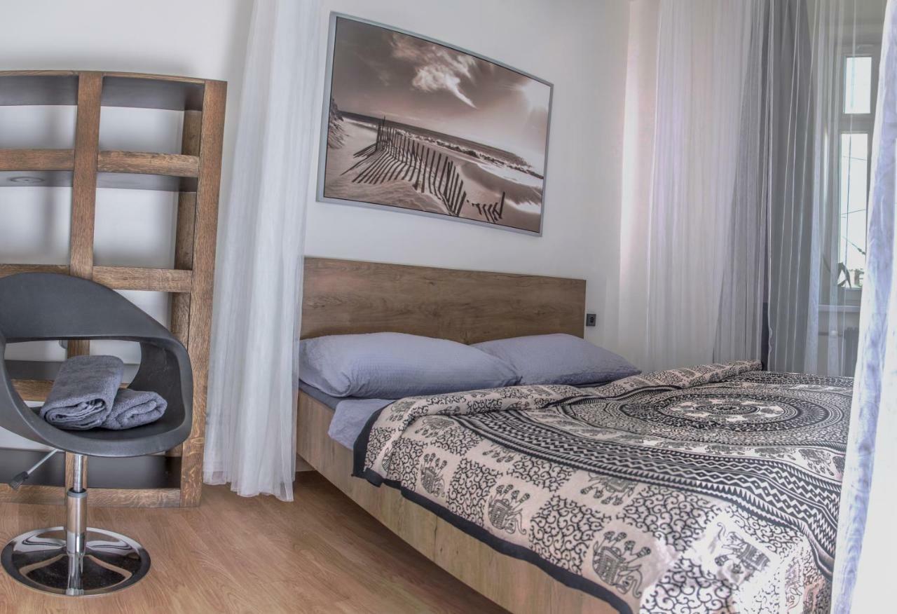 Wake Up Wellness Hostel Брно Экстерьер фото
